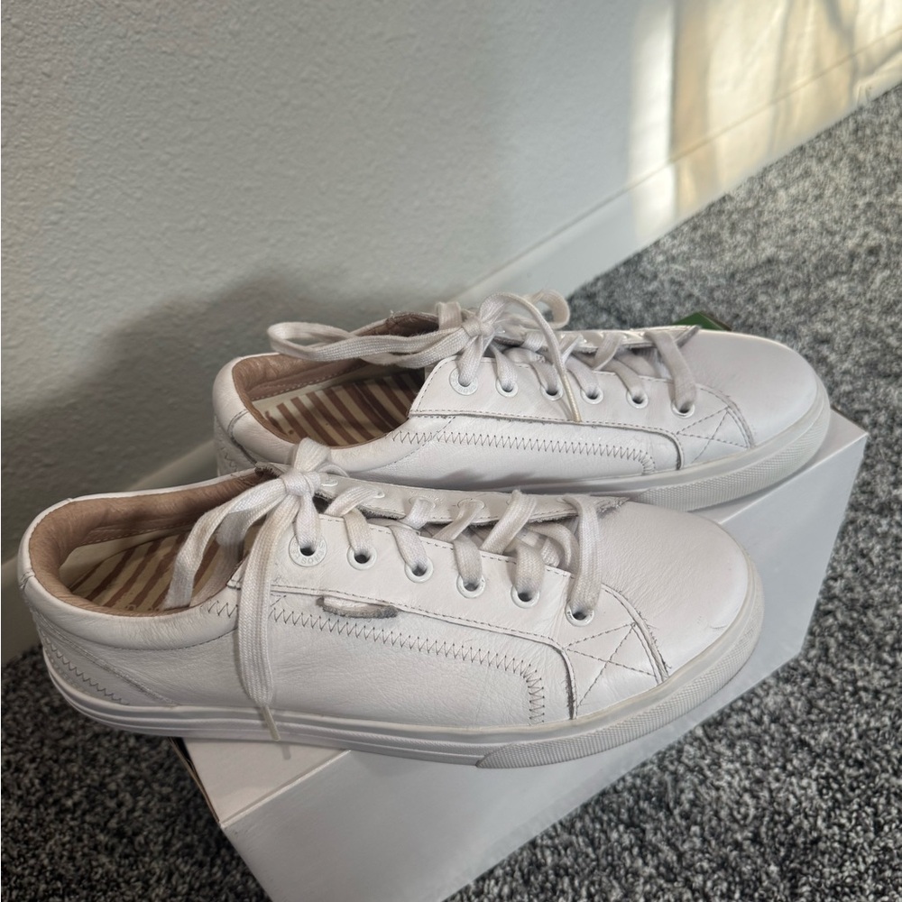 Women’s Taos. White Plim Soul Lux Leather Sneakers